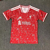 Форма футбольная Liverpool красная